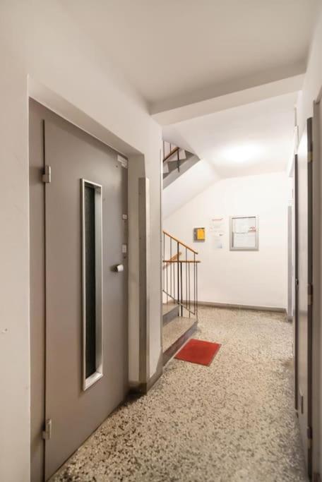 Ruhelage Im Zentrum Nahe Schottentor-Contactless Self-Check-In Vienna Exterior photo